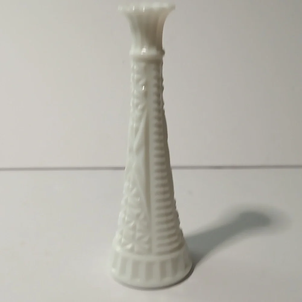 Vintage MCM Mid-Century Anchor Hocking Milk Glass Bud Vase Stars and Bars 9 Inch - Picture 3 of 7